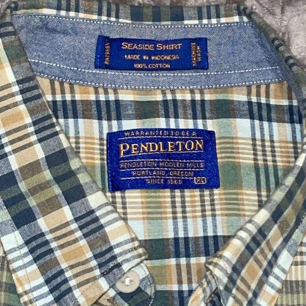 Pendleton Short Sleeve Button Down Seaside Shirt.… - image 2